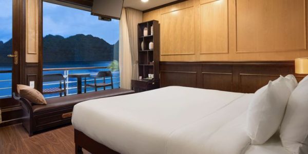 deluxe-balcony-hnva